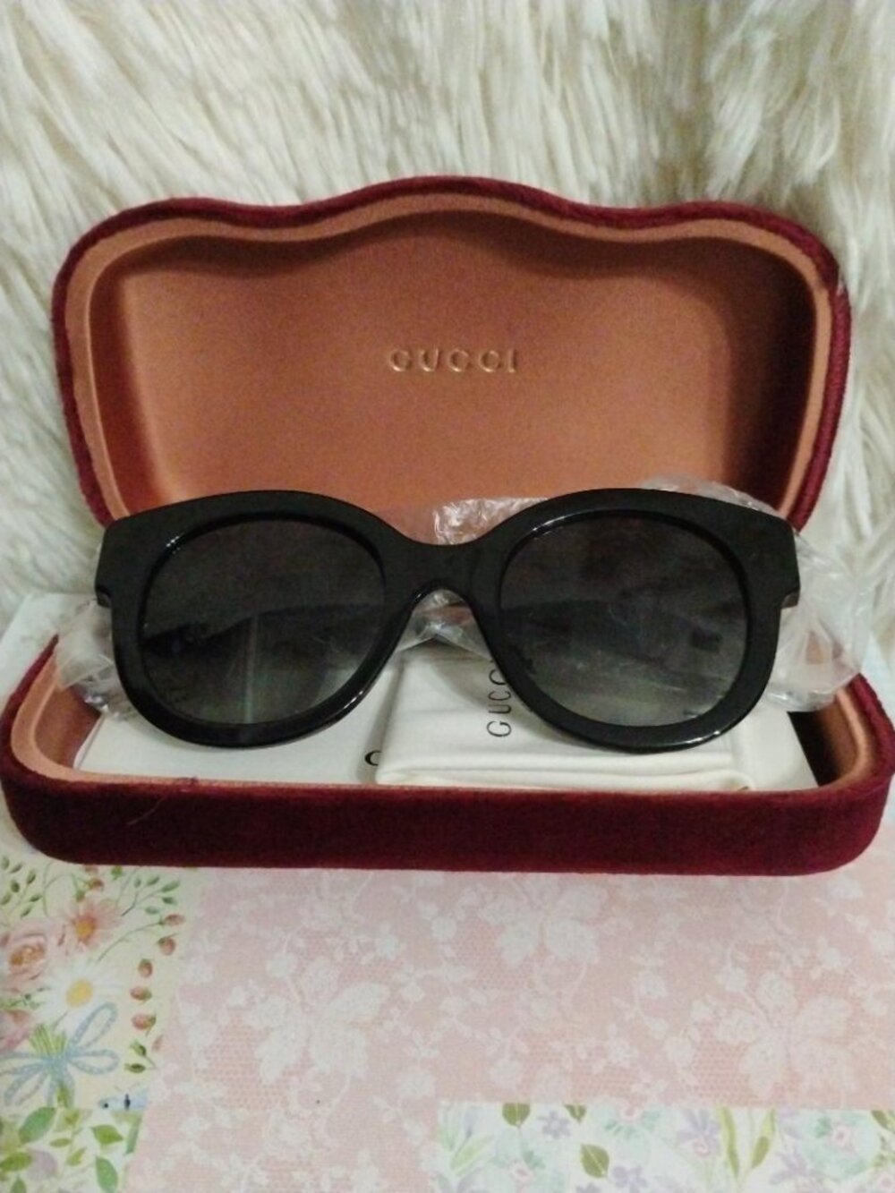 Gucci Polarized Sunglasses with Swarovski Crystal Stars NEW